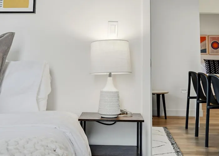 Envitae 4br Modern Sleek * Chicago